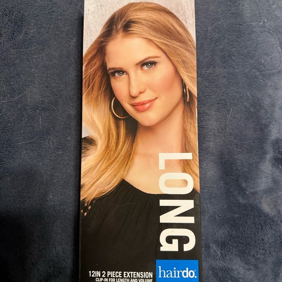 Long clip in hair extensions that add volume and length - Picture 2 of 5